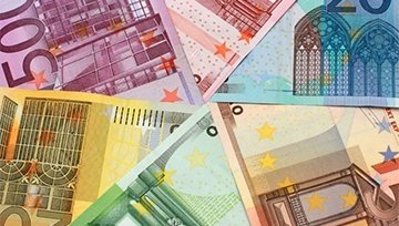 Euro en camino a mín. anuales; libra bajo incertidumbre