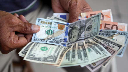 Tipo de cambio: ¿A cuánto opera el dólar a media jornada este lunes?