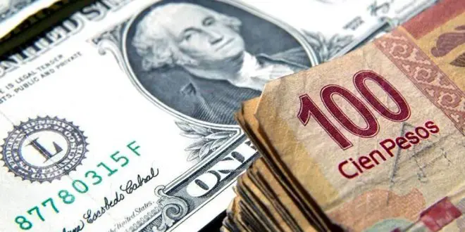 Rebasa dólar un máximo histórico de 23.51 pesos a la venta