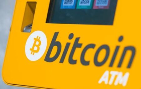 Cajeros automáticos Shiba Inu y Bitcoin instalados en 59 supermercados latinos
